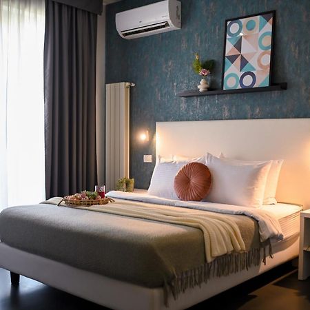 Urban Elegance - Stylish Central Accommodation ブカレスト エクステリア 写真