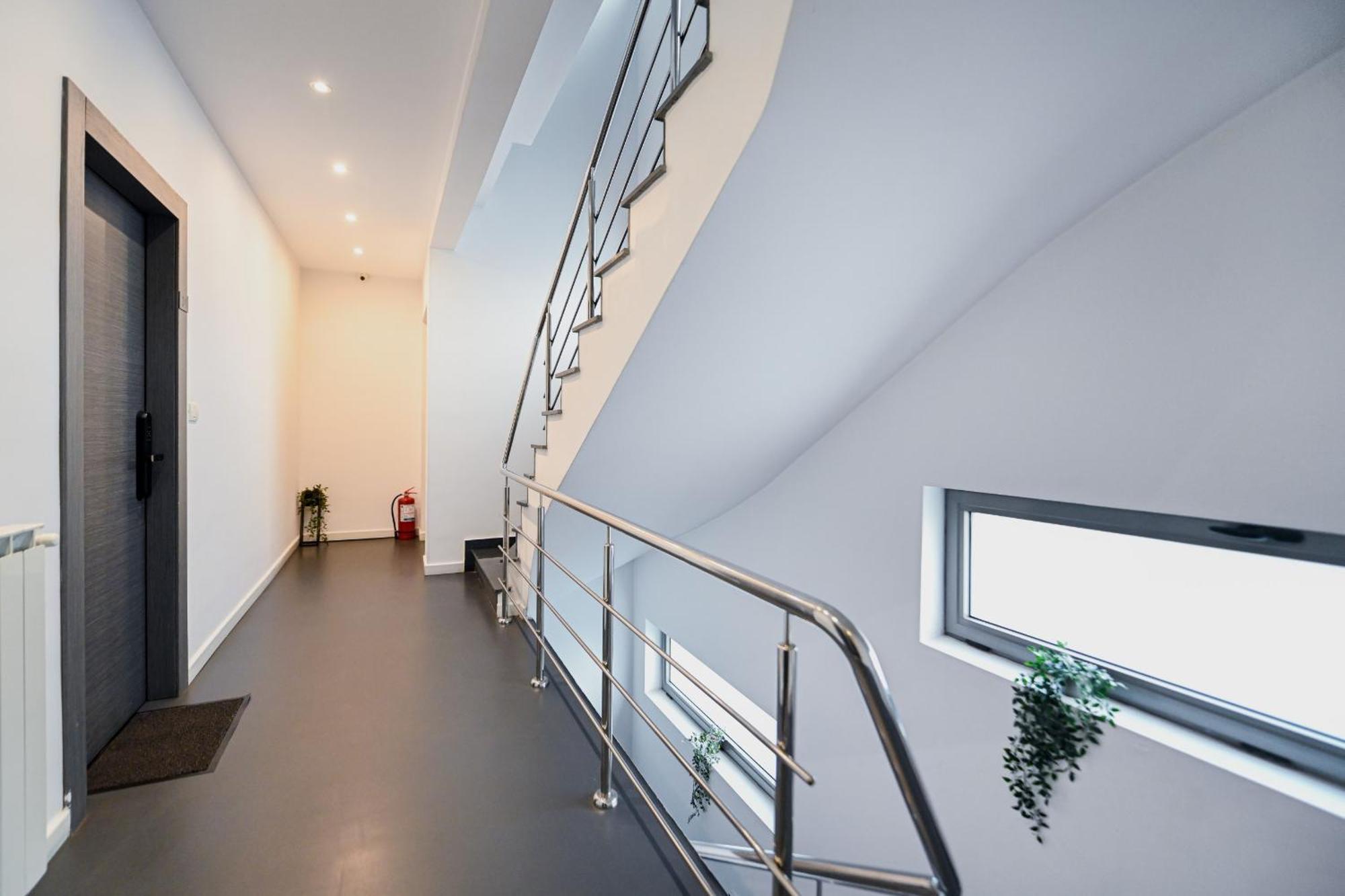 Urban Elegance - Stylish Central Accommodation ブカレスト エクステリア 写真