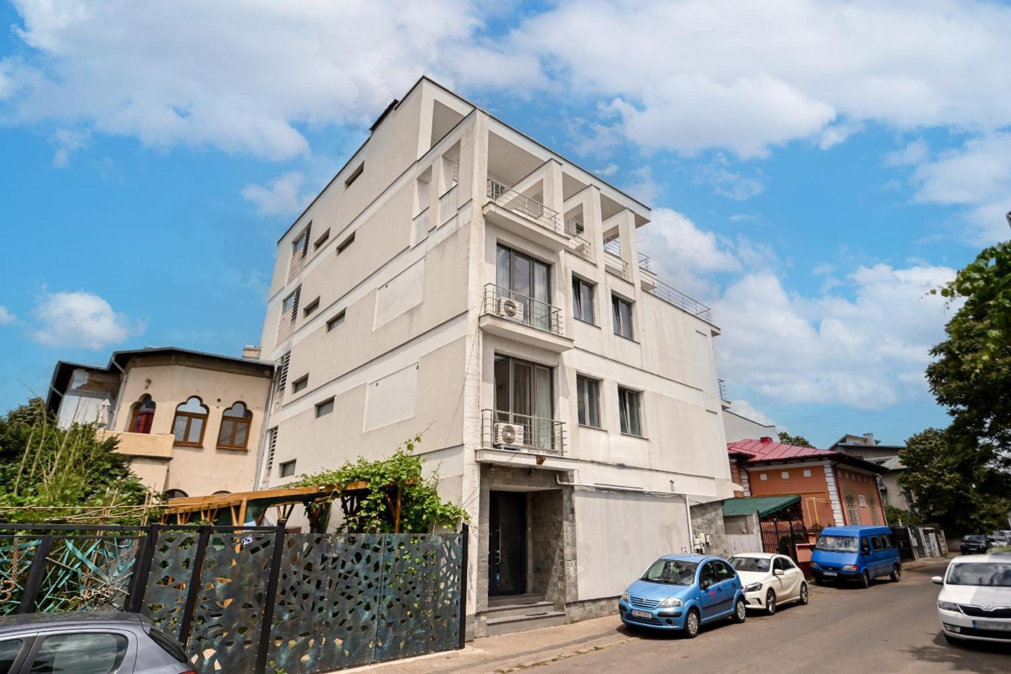 Urban Elegance - Stylish Central Accommodation ブカレスト エクステリア 写真