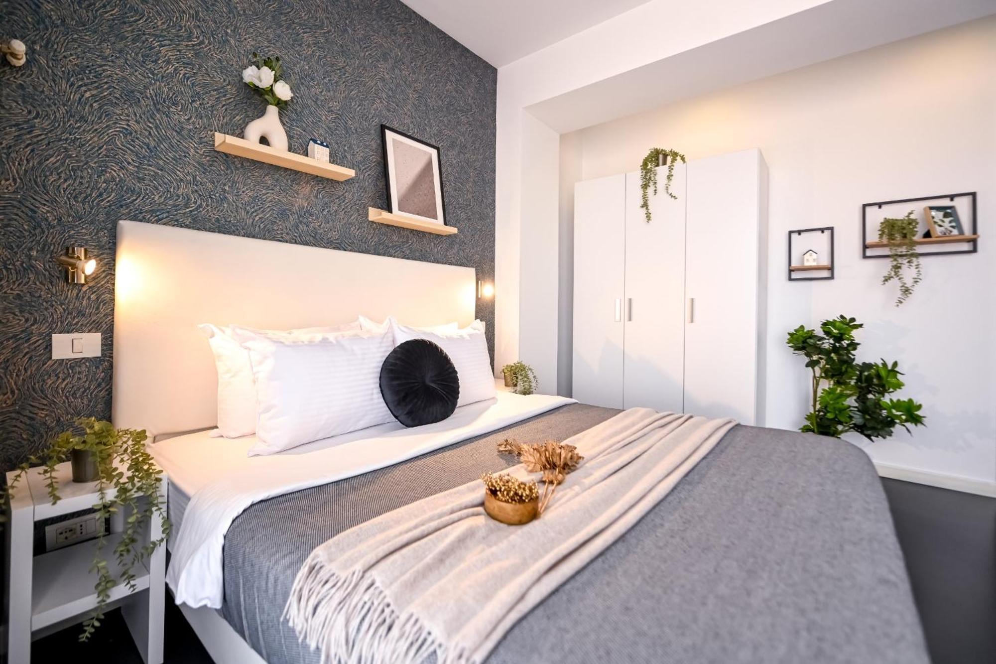 Urban Elegance - Stylish Central Accommodation ブカレスト エクステリア 写真