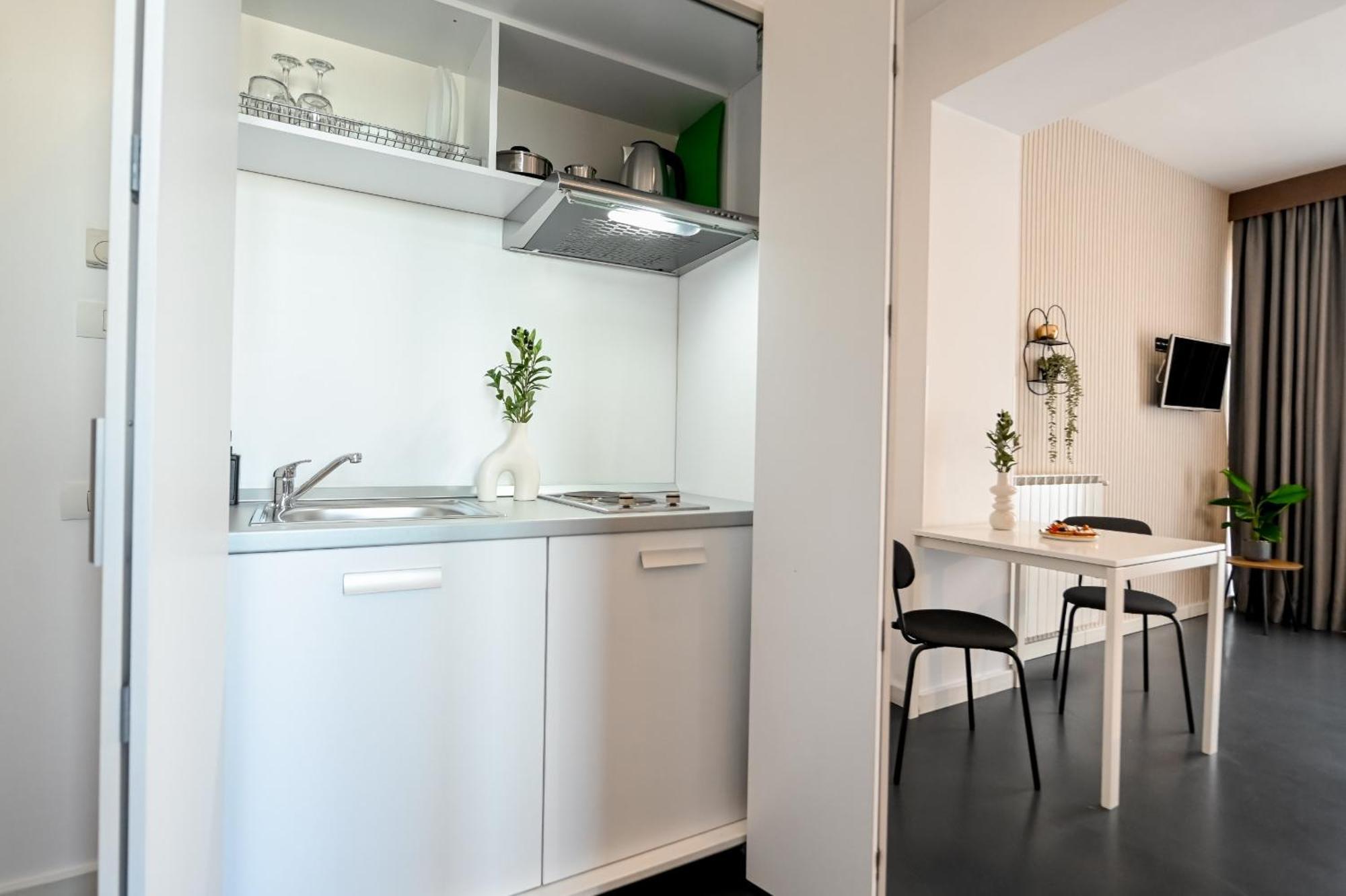 Urban Elegance - Stylish Central Accommodation ブカレスト 部屋 写真
