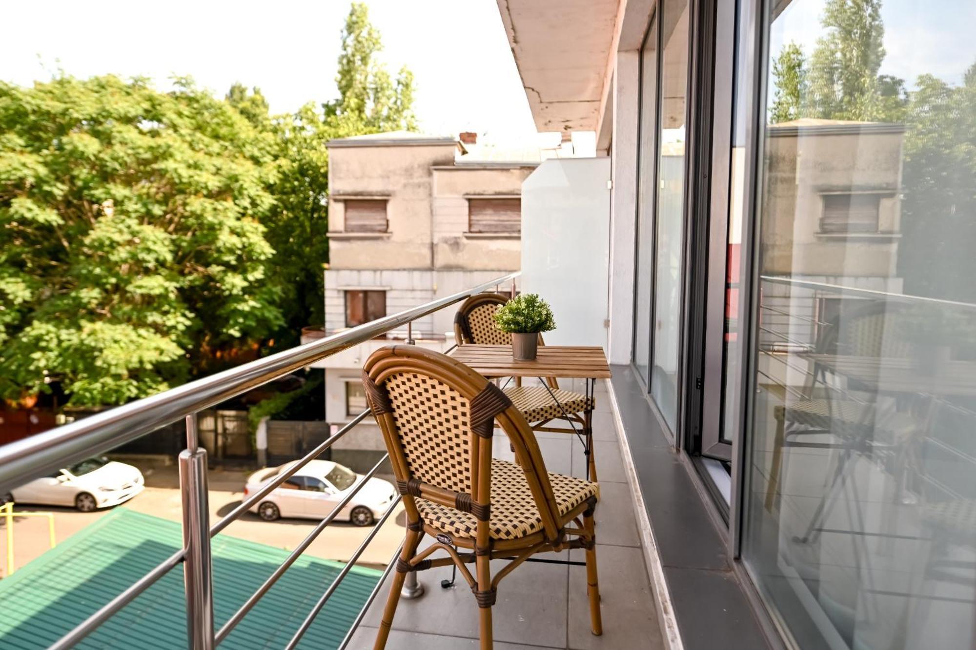 Urban Elegance - Stylish Central Accommodation ブカレスト エクステリア 写真